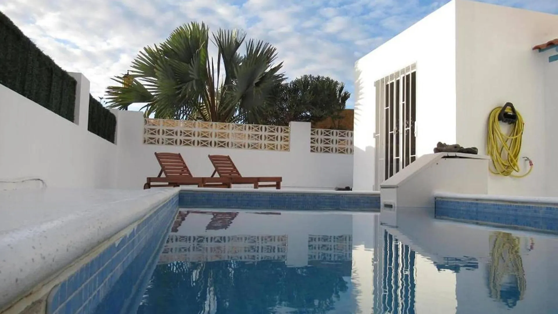 Villa With Pool And Private Access To The Beach Corralejo 0*,