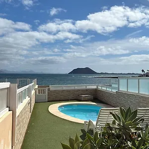  Villa Front Vv